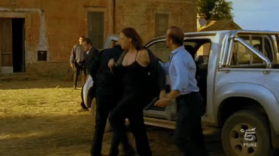 Distretto di Polizia 10x21 la vita in gioco